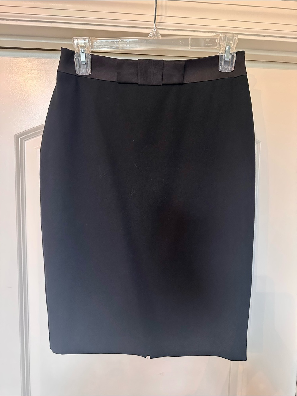 Ann Taylor - Adorable Black Pencil Skirt with Bow Waist - NWOT!